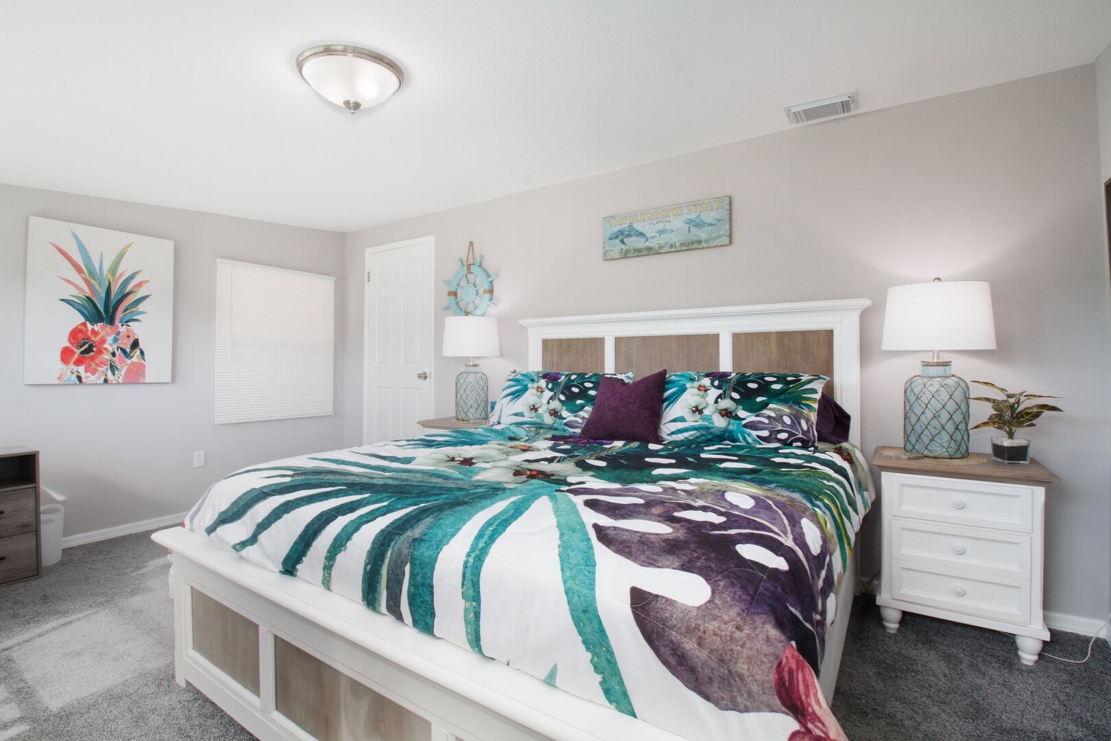 5 O'Clock Somewhere: Bedroom 2 with a queen sized bed