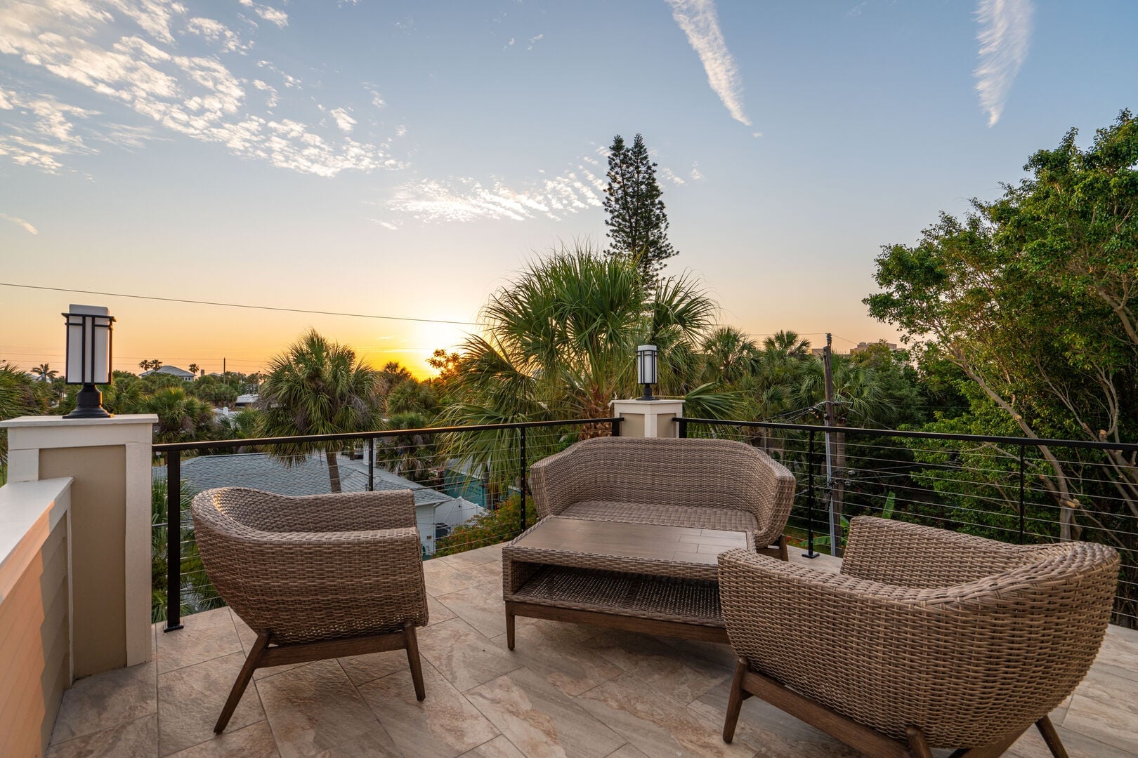 A Sunset Dream - Monthly Beach Rental: Enjoy the sunset views from your private balcony
