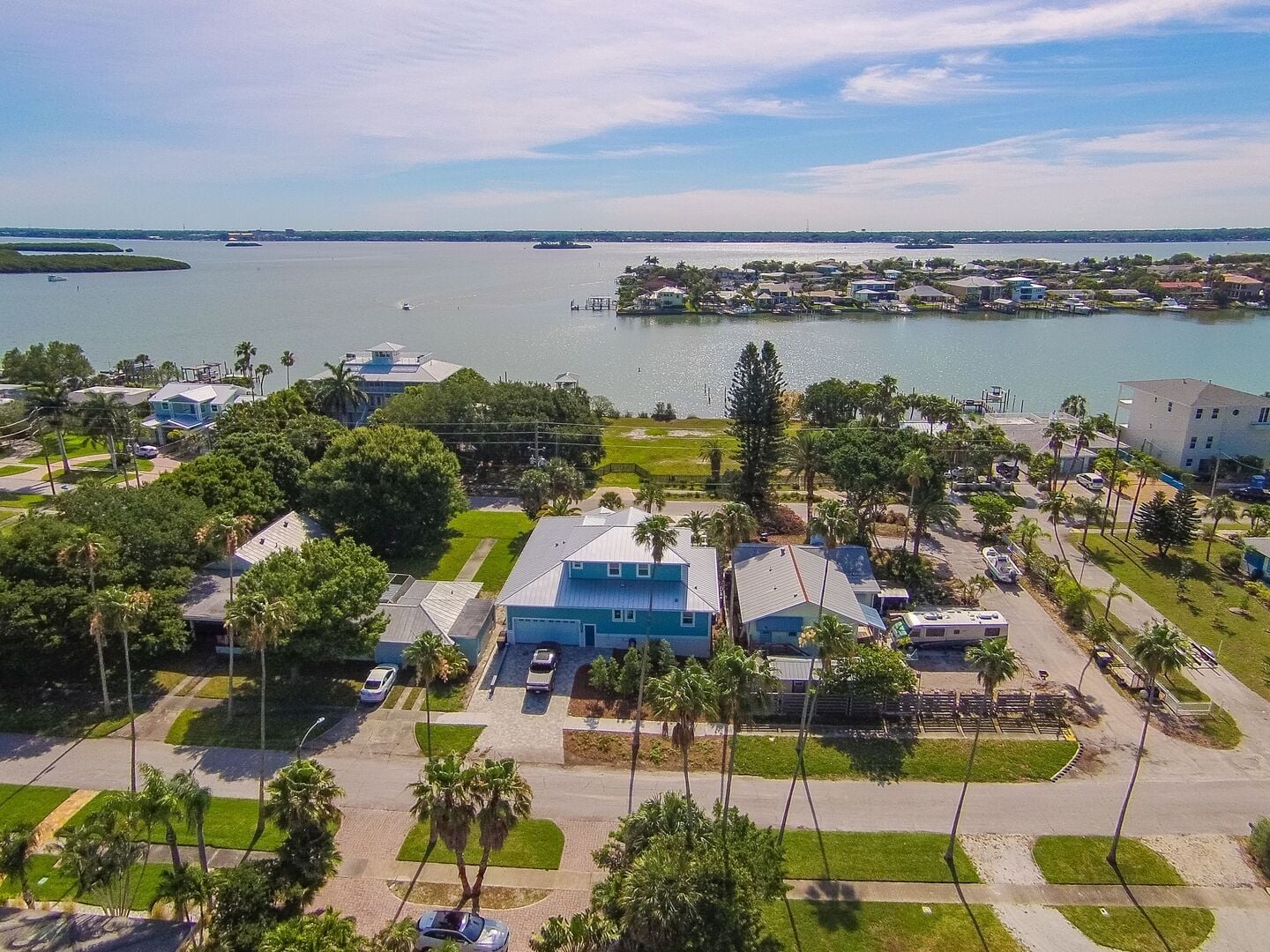 Dream Vacation: 870 Bay Esplanade ➠ Panoramic Beach Views • Coastal Dream Home w/ Pool