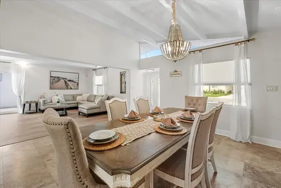 Enjoy family meals in this Huge dining area that can comfortably sit 6 guests.