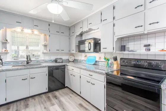 Fully equipped kitchen
