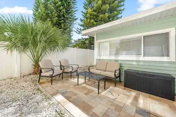 20 Kendall Unit 1 ➠ Sandy Shores | Steps to Beach & Frenchy's • Pet Friendly