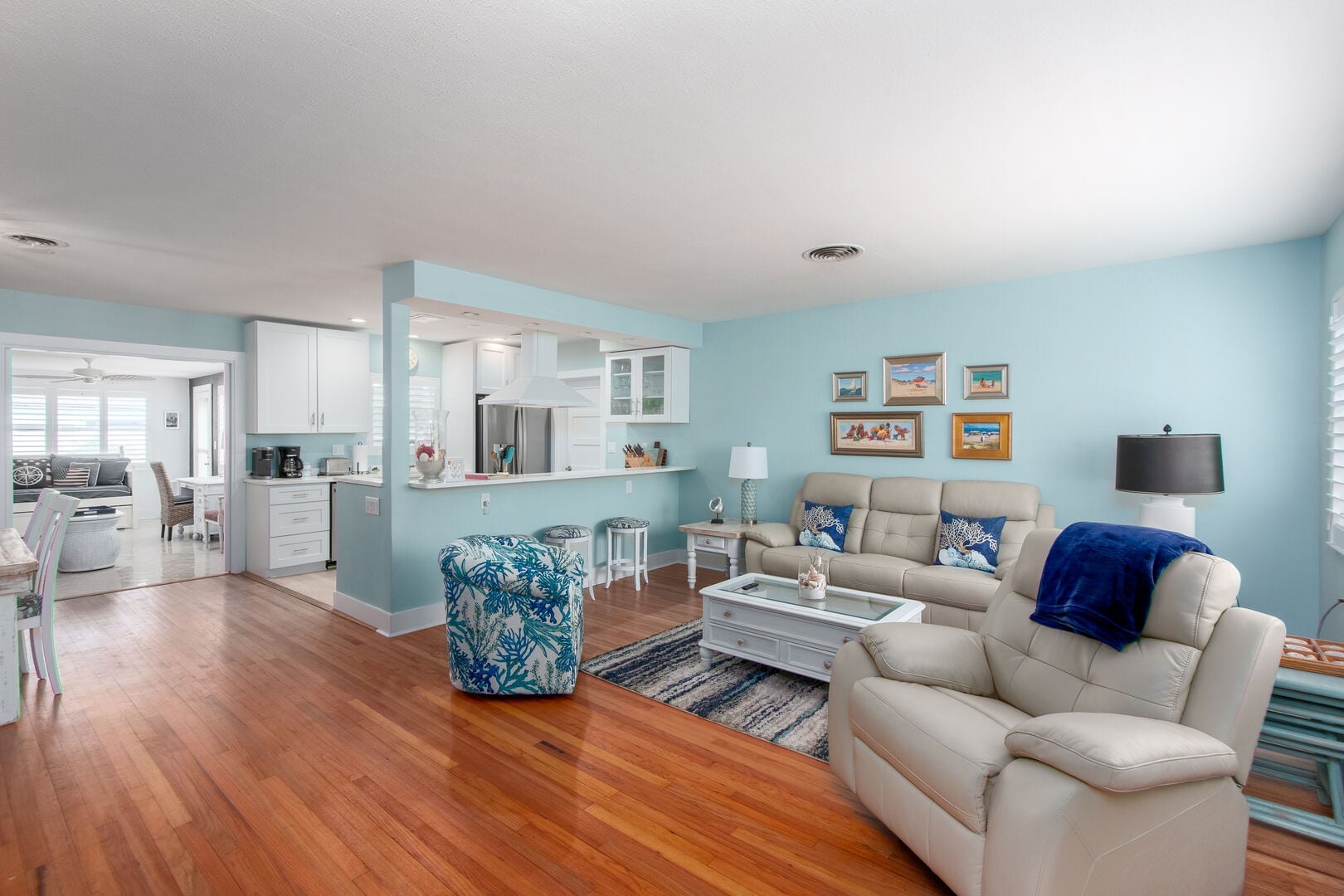 Seahorse Cottage: 1021 Mandalay ~ Seahorse Cottage: Beachfront Bliss in Clearwater