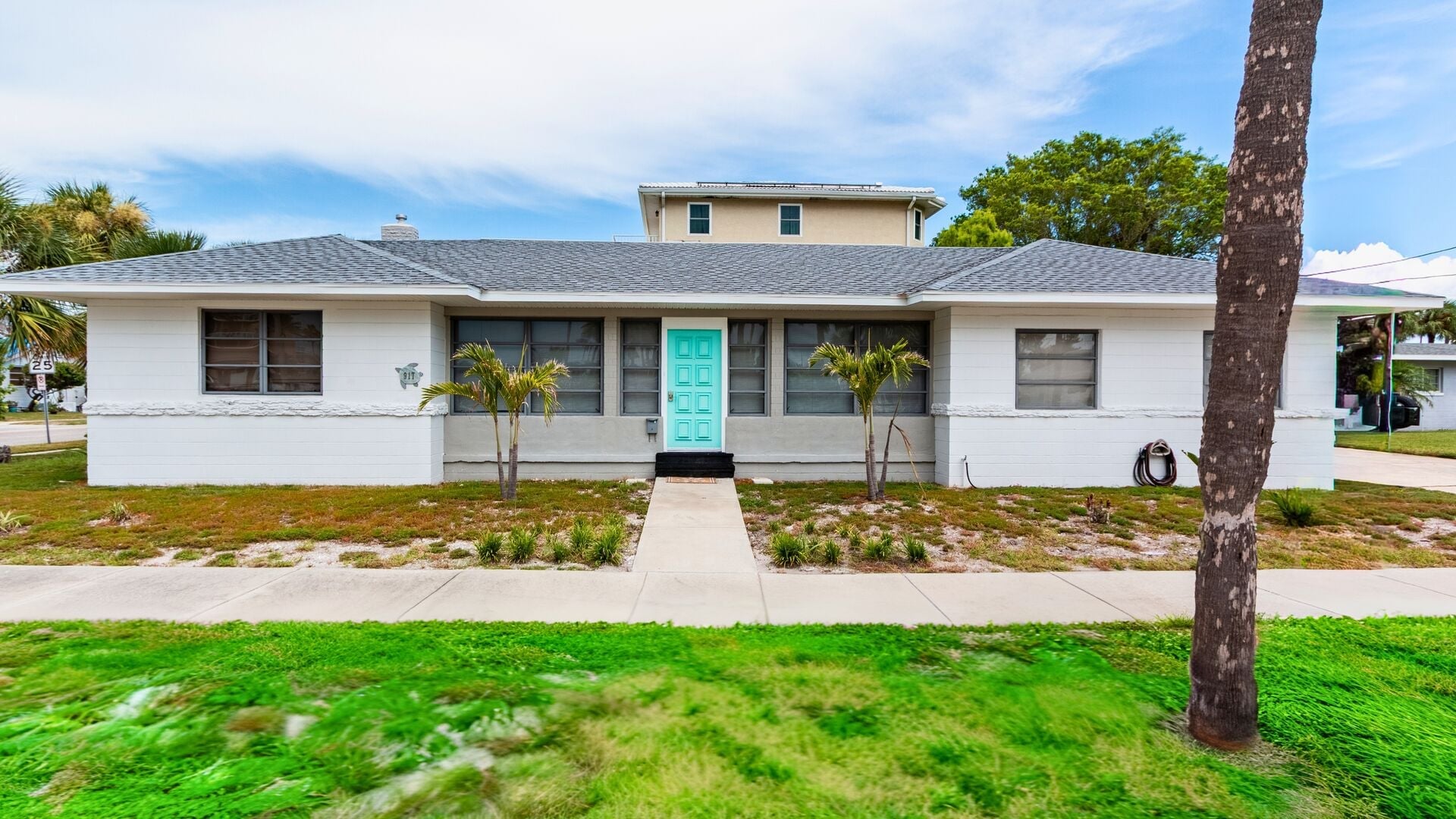 Sunny Escape: Single-Family Privacy – Enjoy the space of a standalone home with a private backyard patio and charming Florida room.