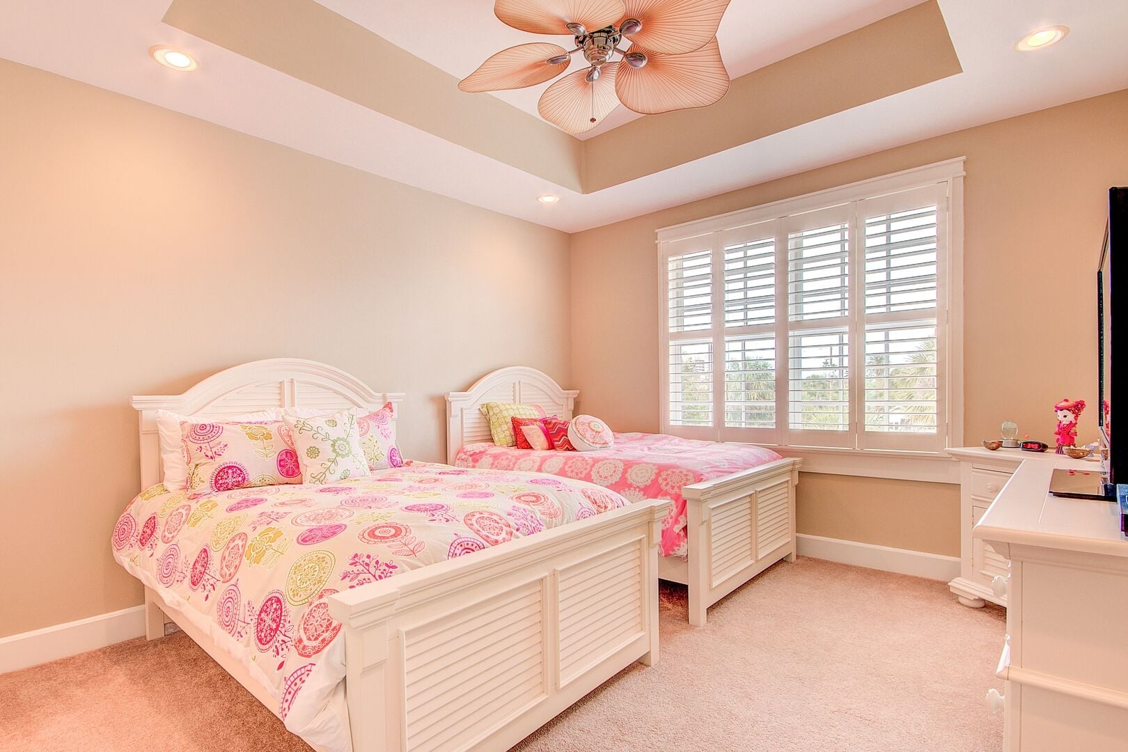 Ultimate Island Getaway: 4th Bedroom with 2 Full Size Beds