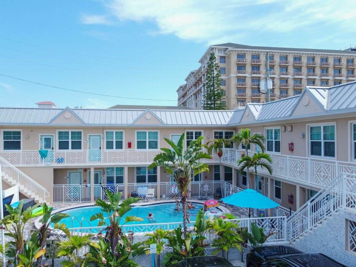 courtyard and heated pool at clearwater beach suites on mandalay avenue, clearwater beach