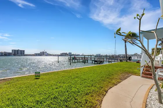 Gorgeous waterfront views!