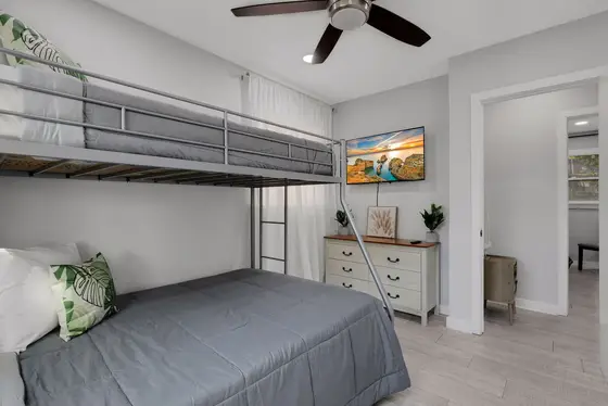 Guest Bedroom, Trundle
