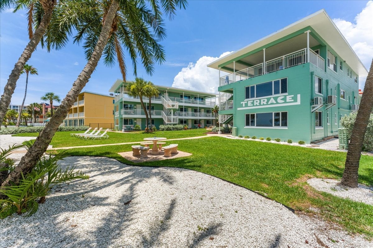 Tropic Terrace Resort 55