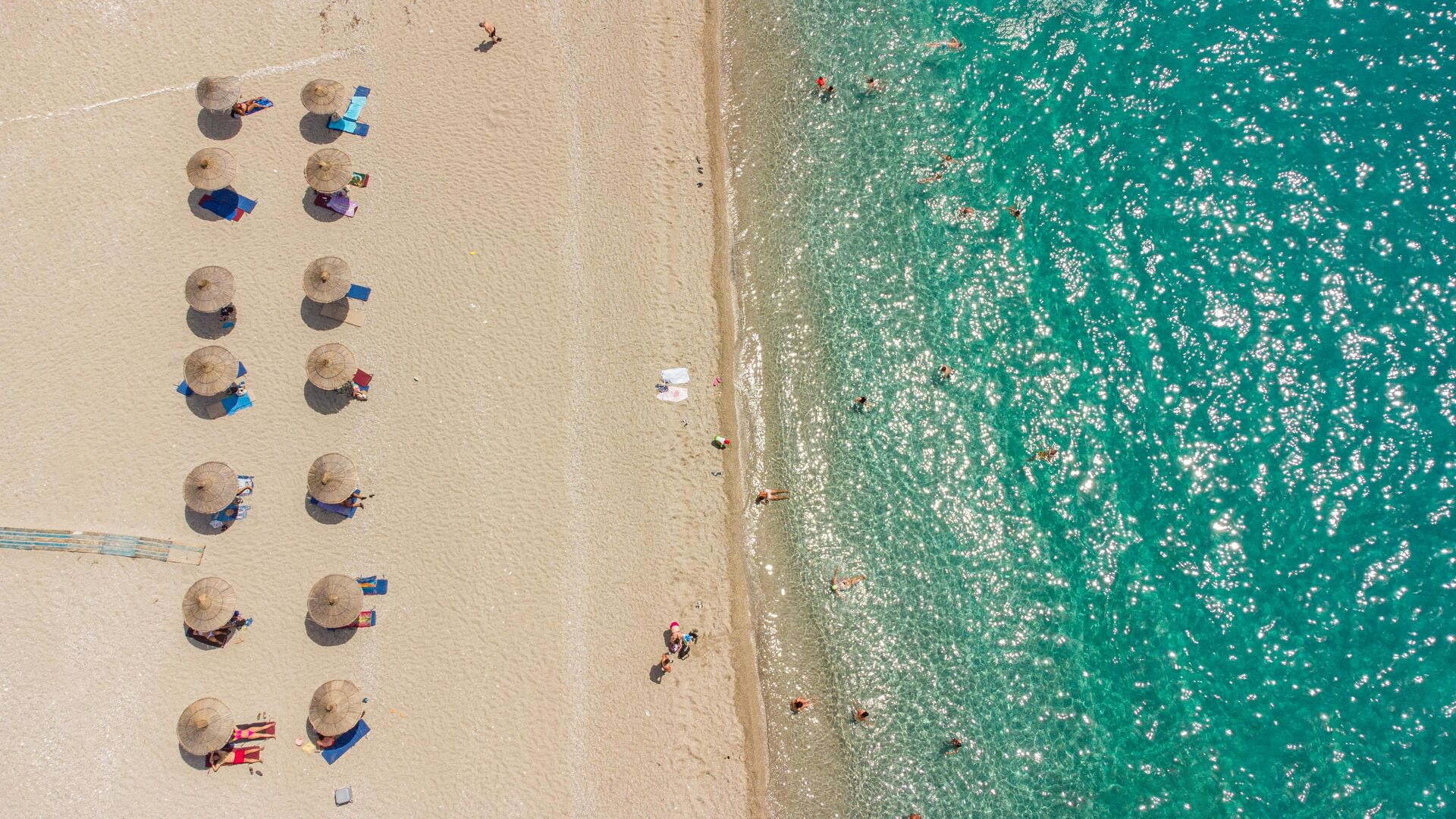 Clearwater Beach Suites #203 ➠ Tranquil Condo Steps to Beach w/ Heated Pool - Book Direct