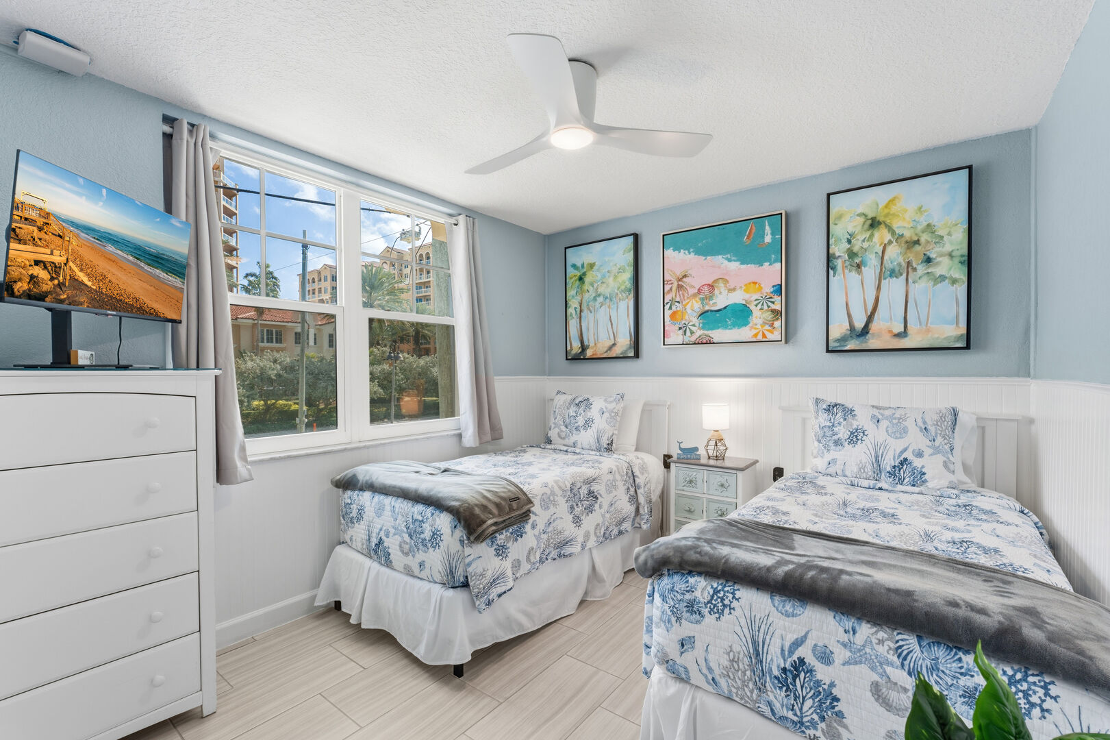 Clearwater Beach Suites #201 ➠ Steps to Sand • Heated Pool • In-Unit Laundry