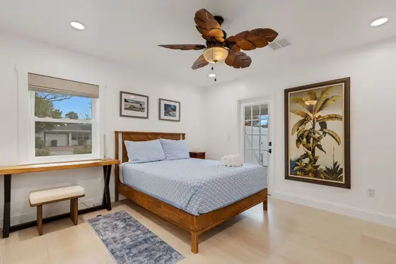 Bedroom 2, Queen