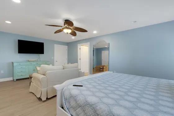 Master Bedroom, King