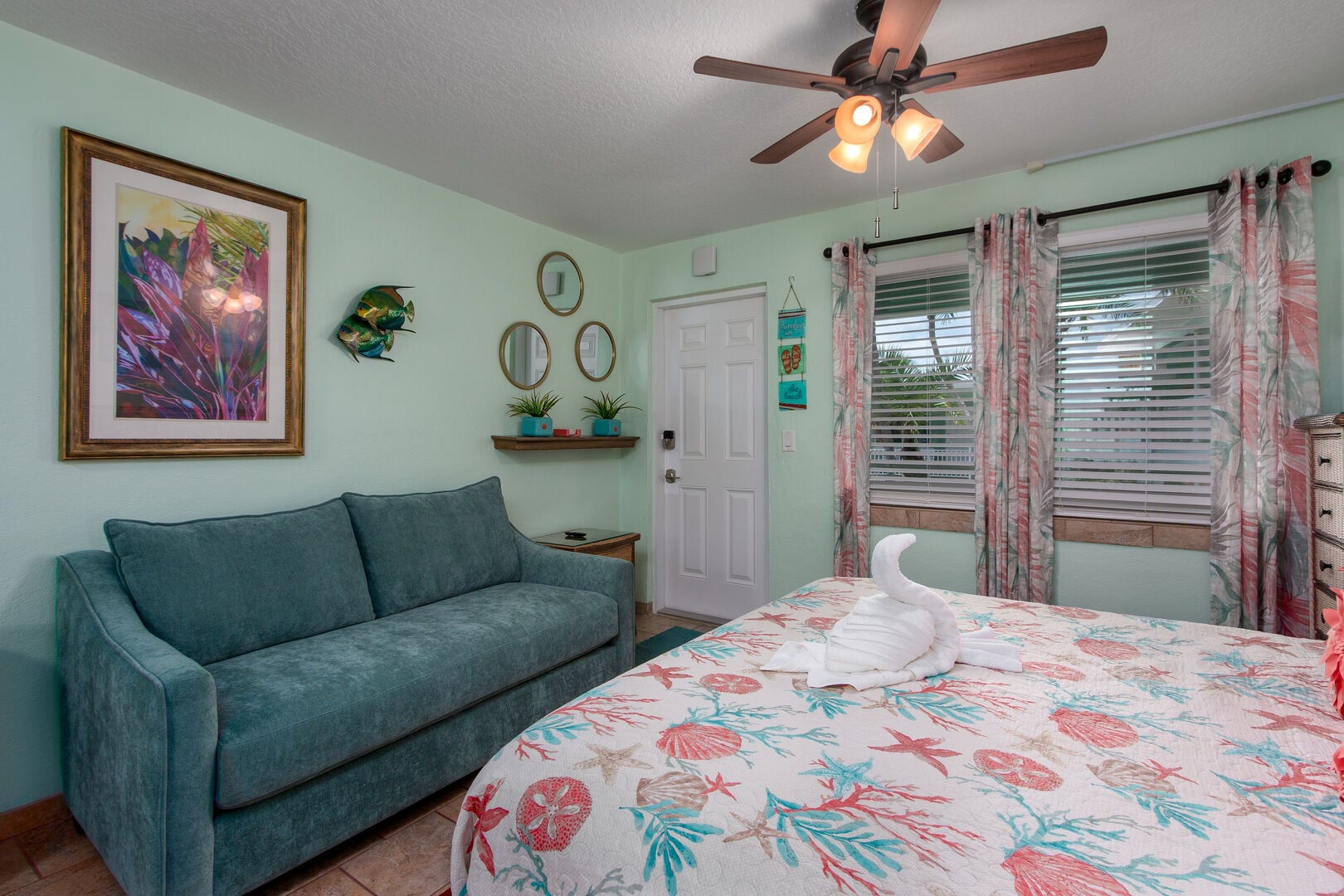 Tropic Terrace 37 ➠Studio Suite - Beachfront with Heated Pool - TT37