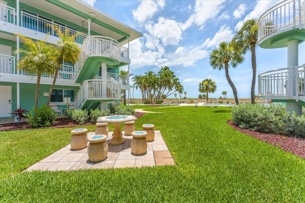 Tropic Terrace Resort 37