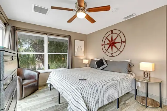 Guest Bedroom 7 - Second Floor, King