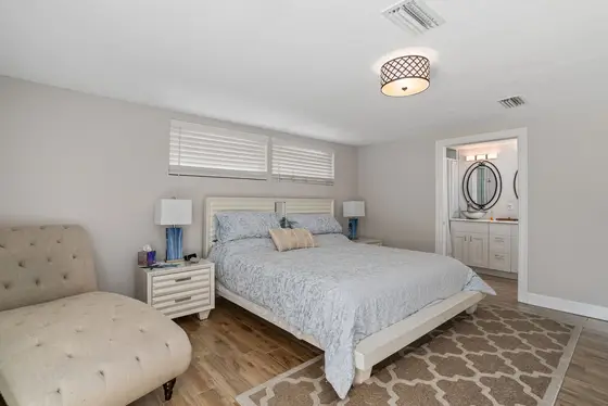 Bedroom 3, Queen