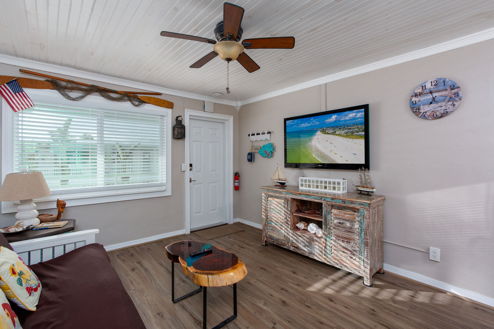 Tropic Terrace Suite #32 ➠ Treasure Island 1-BR Retreat with Pool View